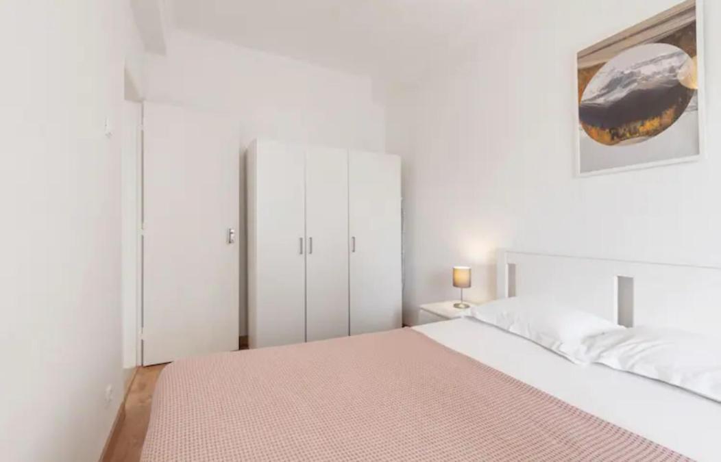 Beautiful 1 Bedroom Apartment Near Benfica Lisboa Екстериор снимка