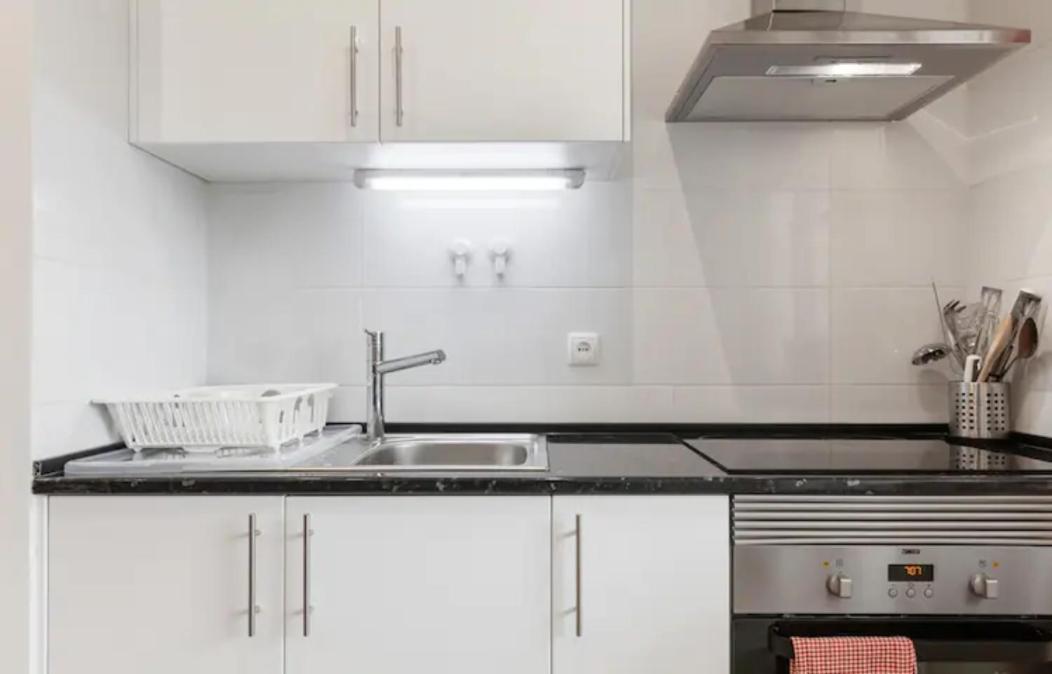 Beautiful 1 Bedroom Apartment Near Benfica Lisboa Екстериор снимка