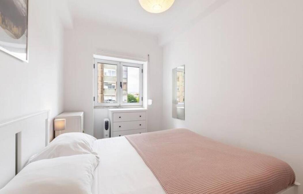 Beautiful 1 Bedroom Apartment Near Benfica Lisboa Екстериор снимка